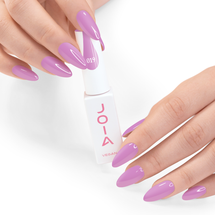 Гел лак 019 JOIA vegan, 6 ml – шишенцето в ръка