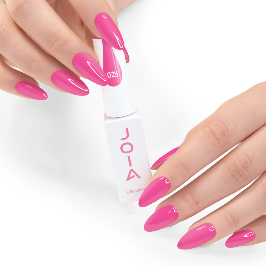 Гел лак 028 JOIA vegan, 6 ml – шишенцето в ръка