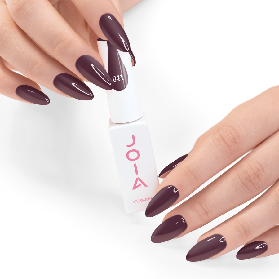 Гел лак 041 JOIA vegan, 6 ml – шишенцето в ръка