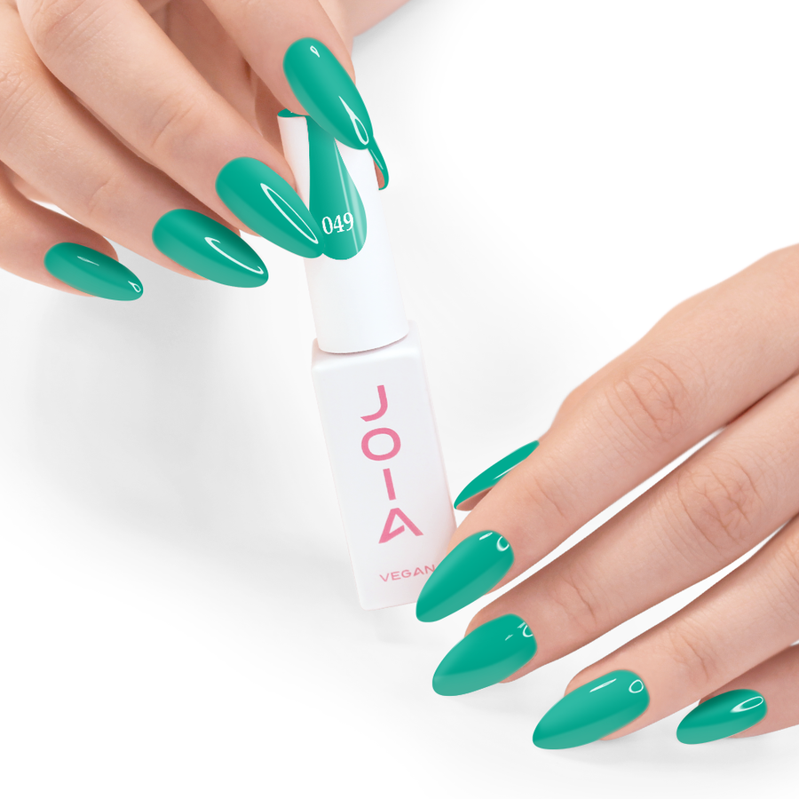 Гел лак 049 JOIA vegan, 6 ml – шишенцето в ръка