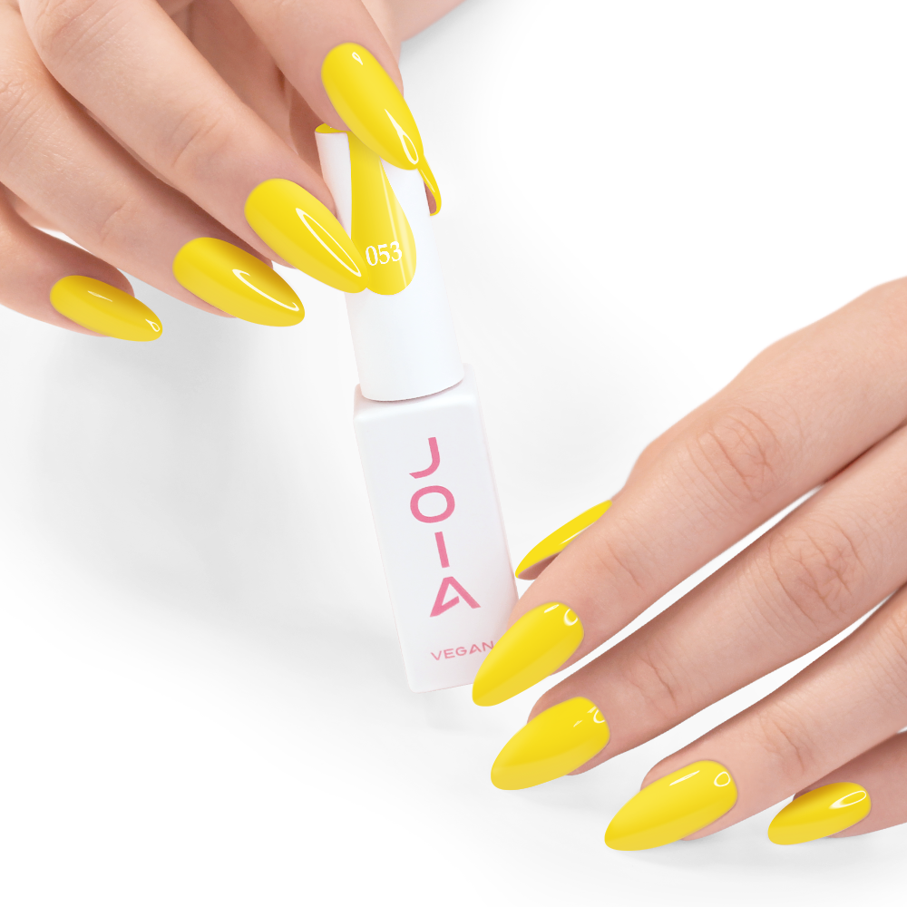 Гел лак 053 JOIA vegan, 6 ml – шишенцето в ръка