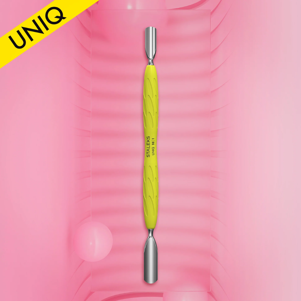 Избутвач за маникюр със силиконова дръжка “Gummy” UNIQ 10/1 – избутвачи от Staleks