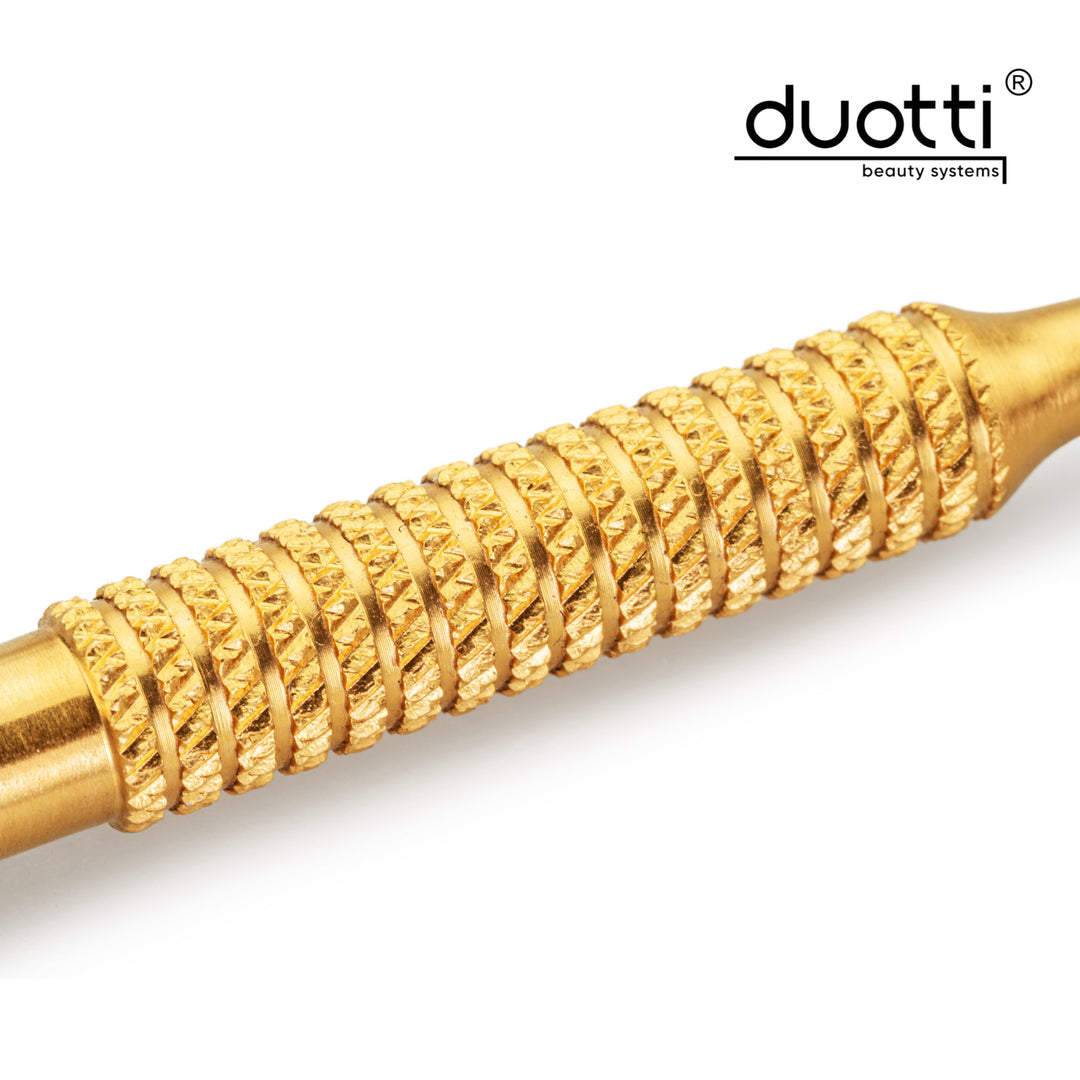 Професионален избутвач за маникюр и педикюр Duotti DELUXE, златно покритие, матирани, L-115 mm – за обработка на кожички
