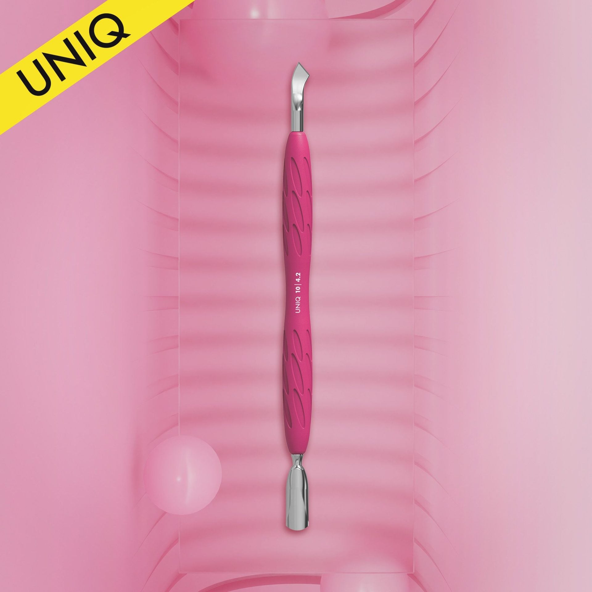 Избутвач за маникюр със силиконова дръжка “Gummy” UNIQ 10/4.2
